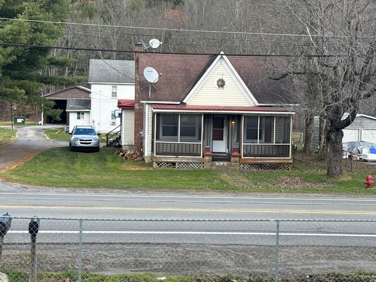 393 Shawna Rd Northern Cambria, PA 15714, Cambria County