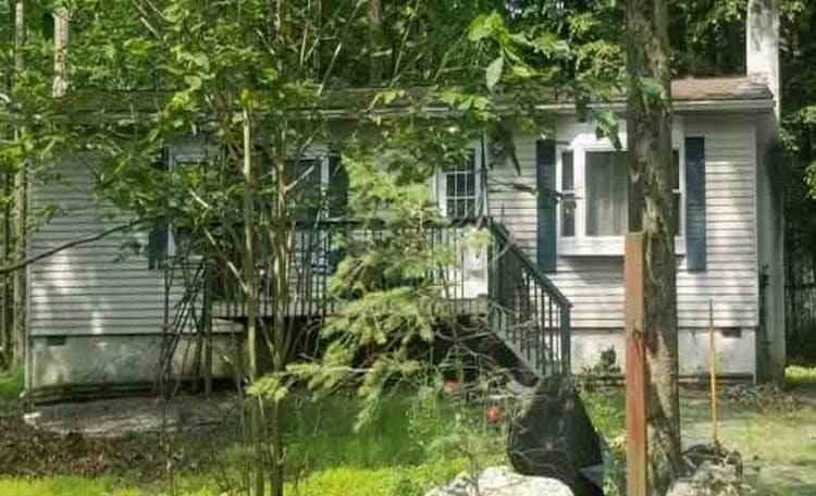 25 Windsor Rd Hawley, PA 18428, Wayne County