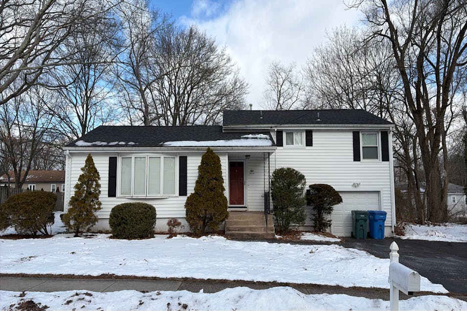 57 Carroll Road Hamden, CT 06517, New Haven County