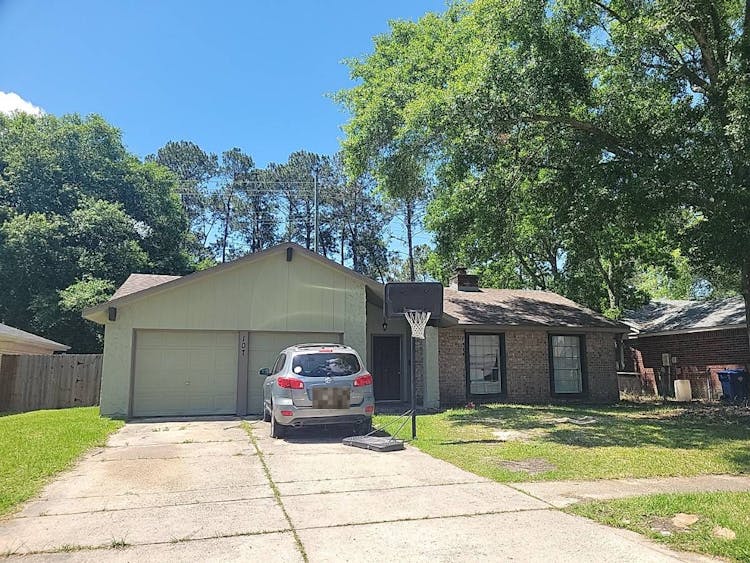 107 W Queens Drive Slidell, LA 70458, St. Tammany County