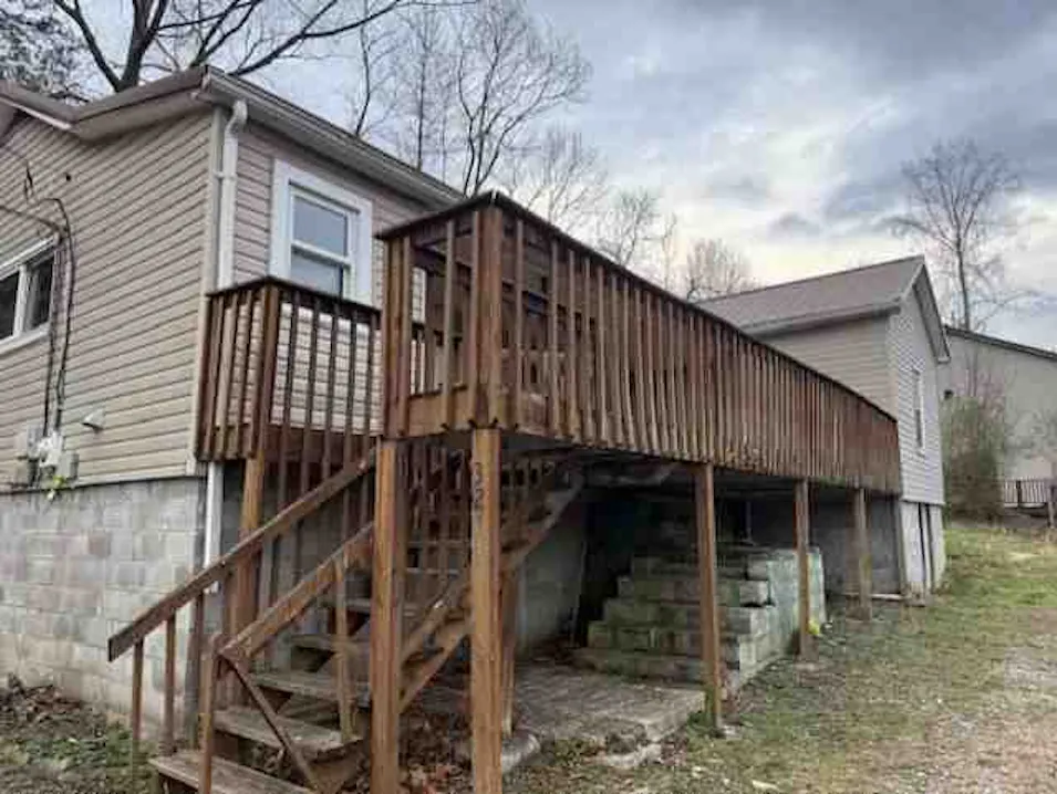 32 Hummingbird Lane Hazard, KY 41701, Perry County