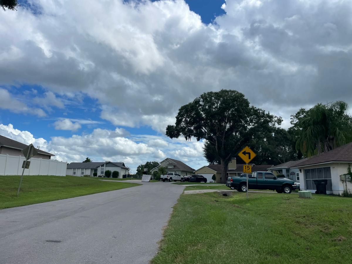Cherry Hill Cir, Lakeland, FL 33810