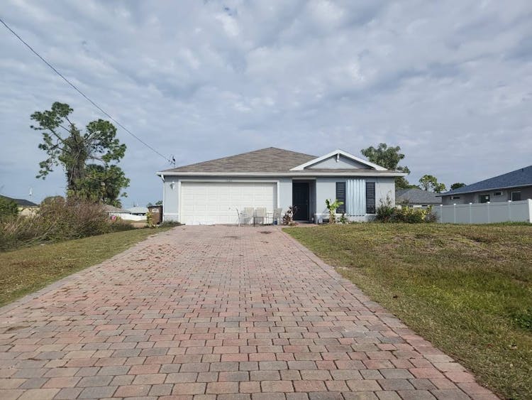 1521 NE 35th Lane Cape Coral, FL 33909, Lee County