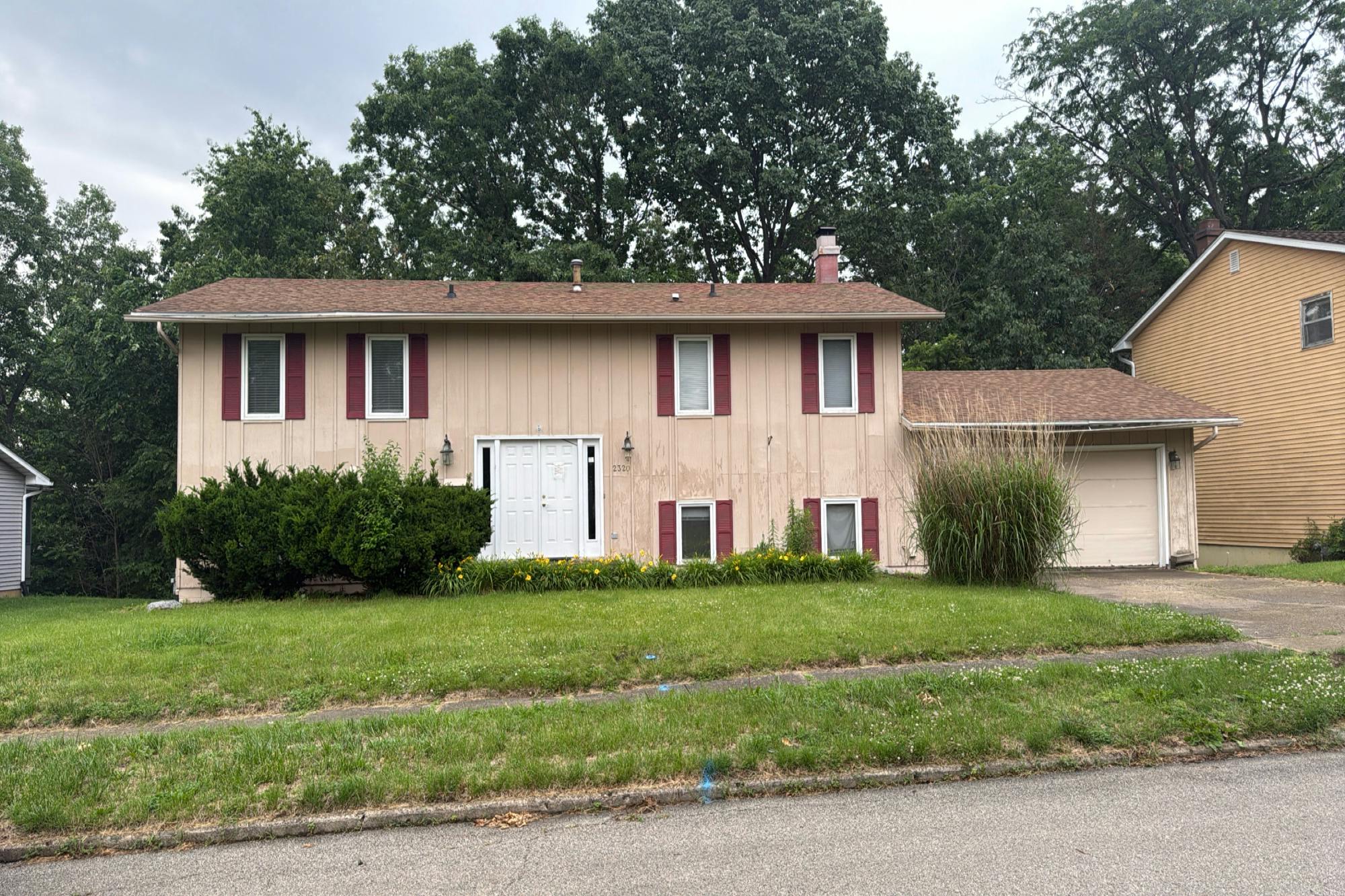 Kenwood Ct, Decatur, IL 62526