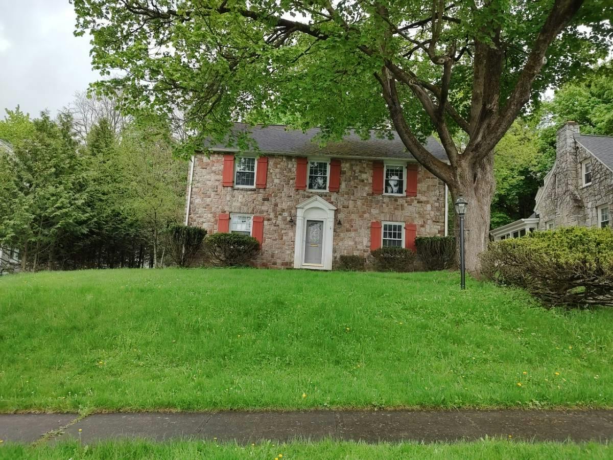 Arlington Ter, Utica, NY 13501