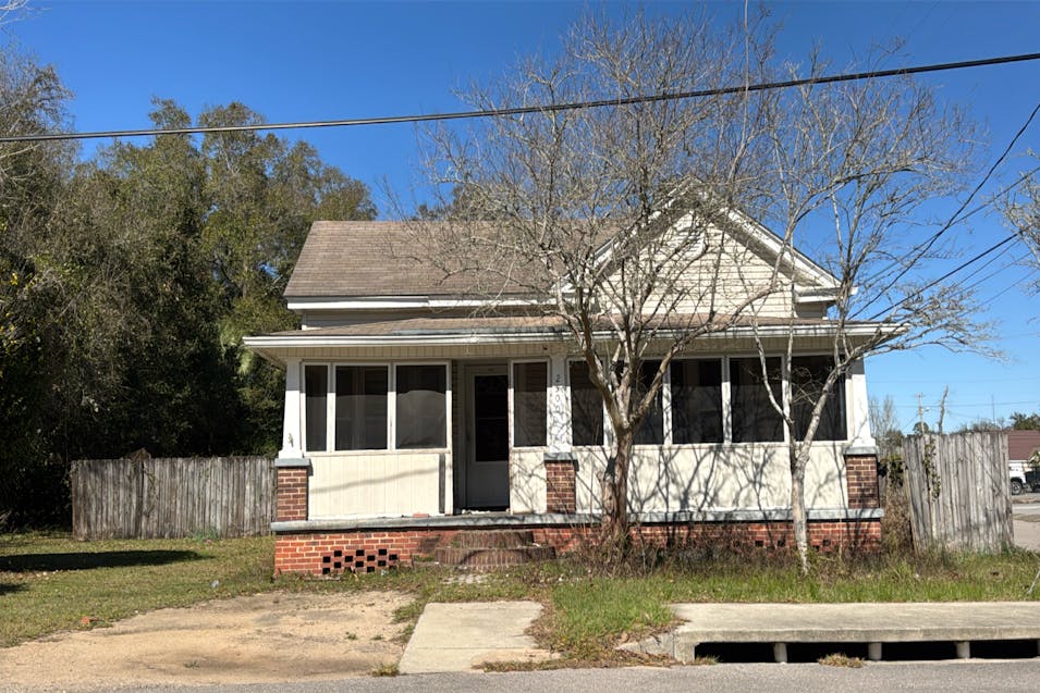 2500 W Strong Street Pensacola, FL 32505, Escambia County