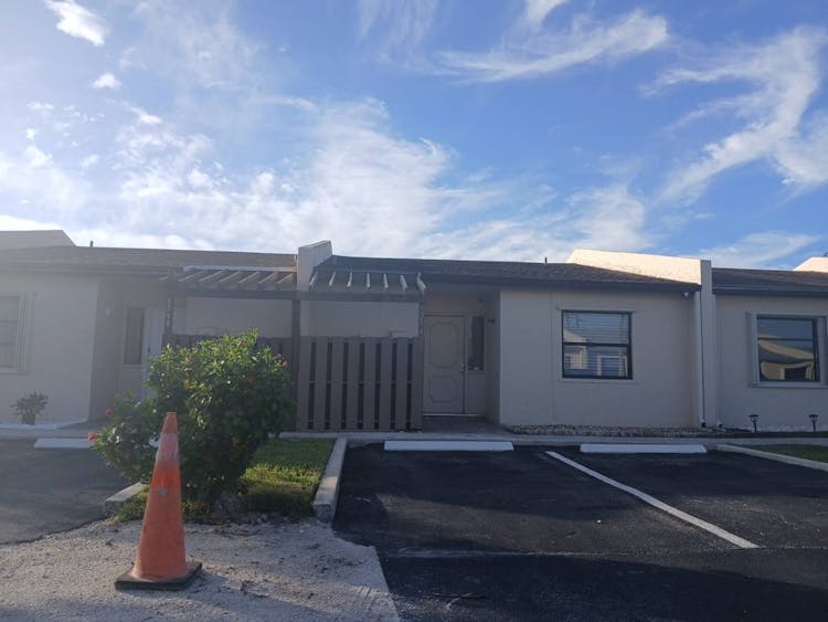 9254 NW 18 Street Pembroke Pines, FL 33024, Broward County