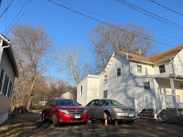 5 Magnolia Ct New London, CT 06320, New London County