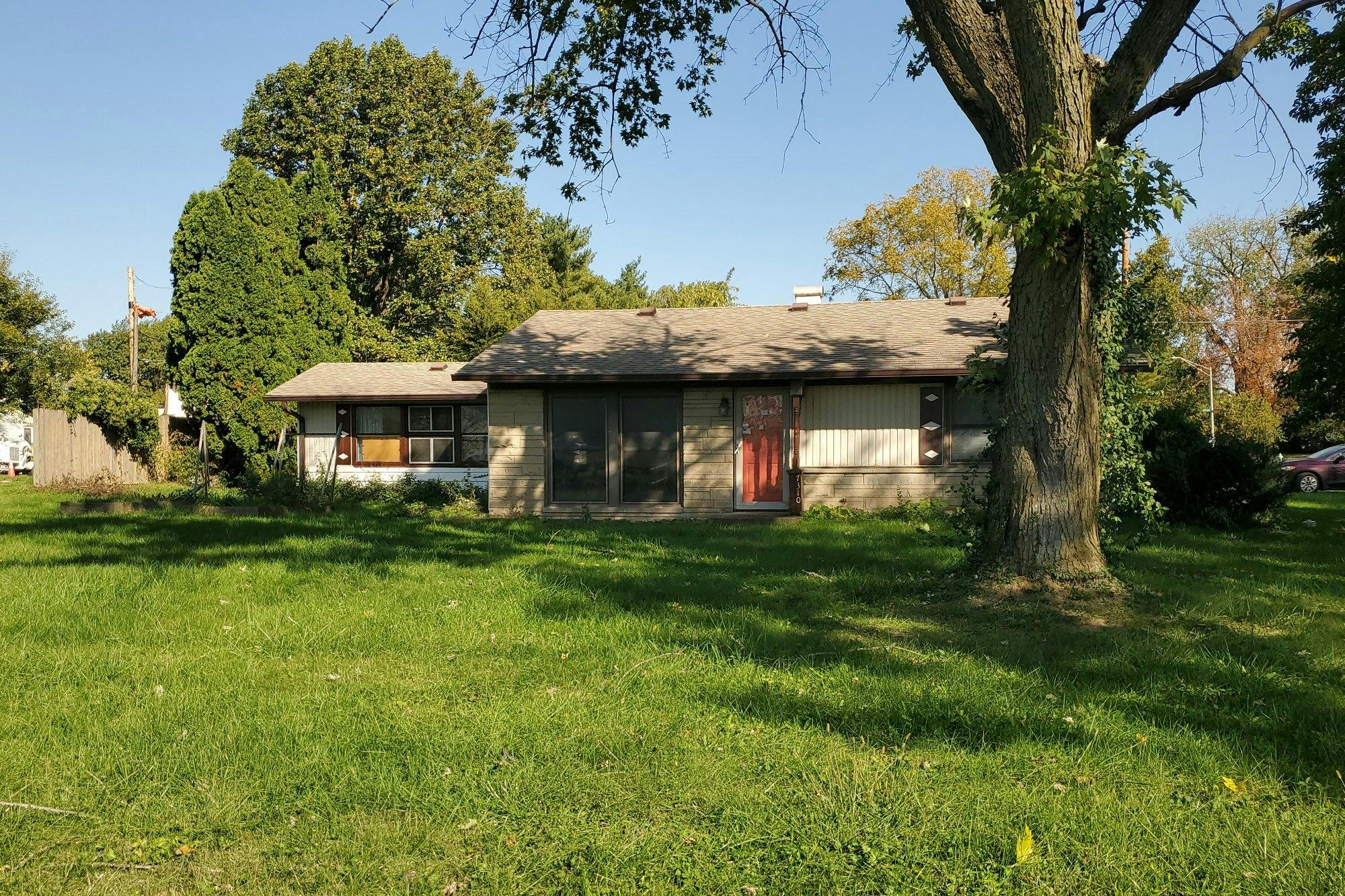 30th St, Indianapolis, IN 46219
