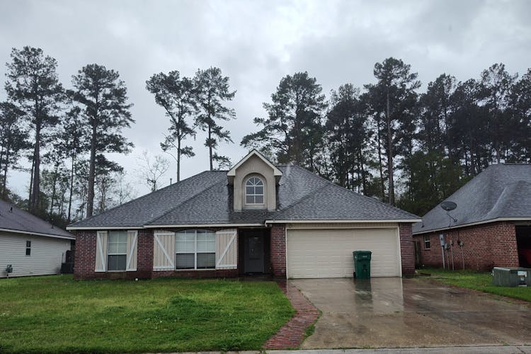 12738 Bonnie Bleu Dr Denham Springs, LA 70726, Livingston County