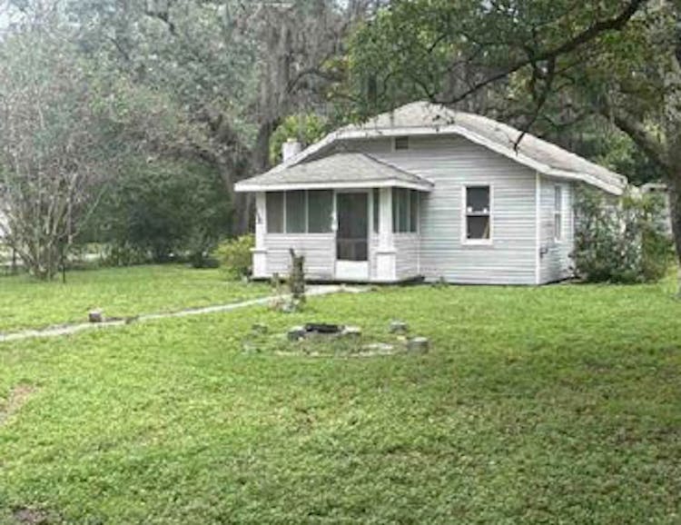 4914 Shaw Dr Zephyrhills, FL 33541, Pasco County