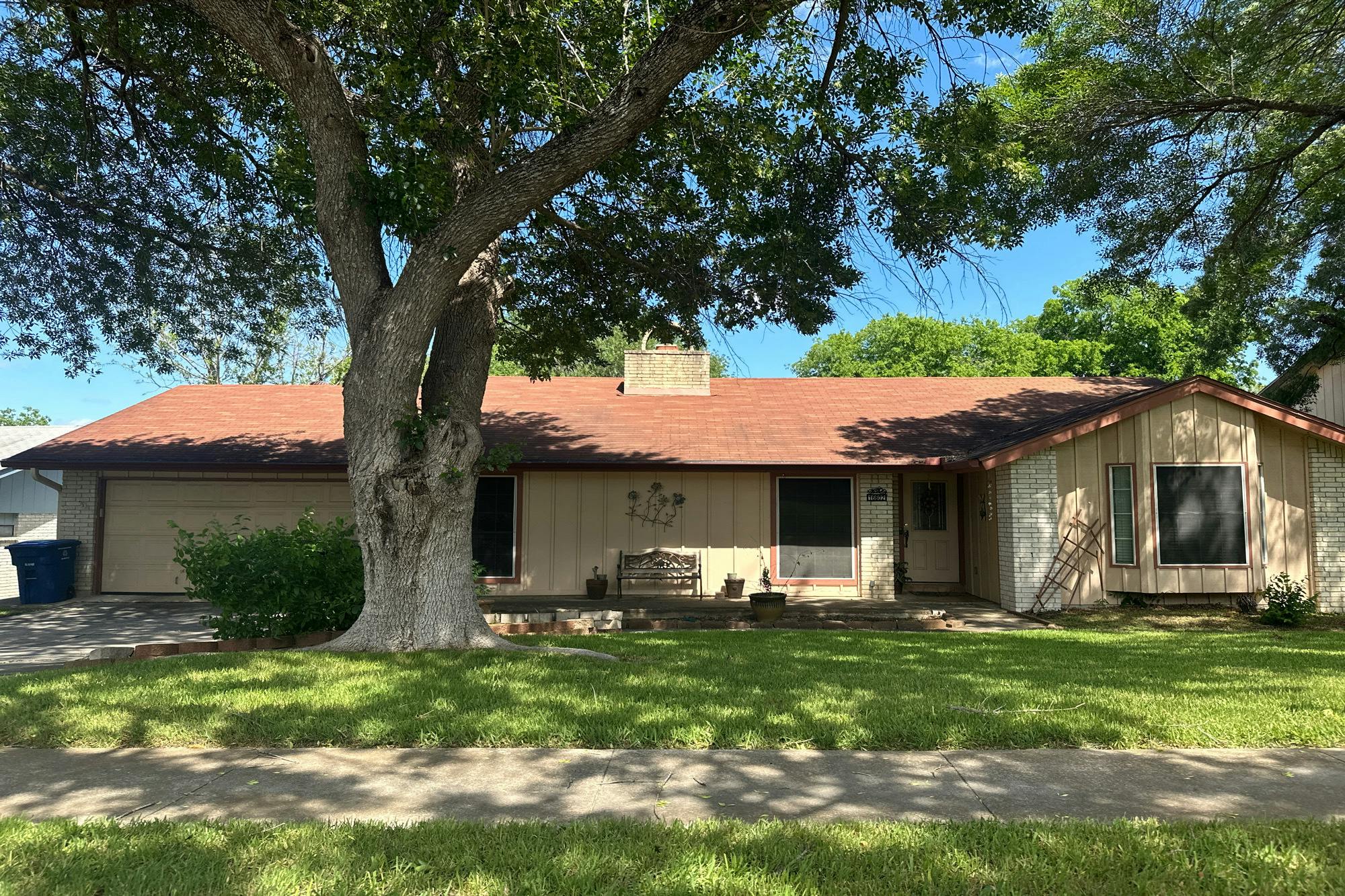Hunting Valley St, San Antonio, TX 78247