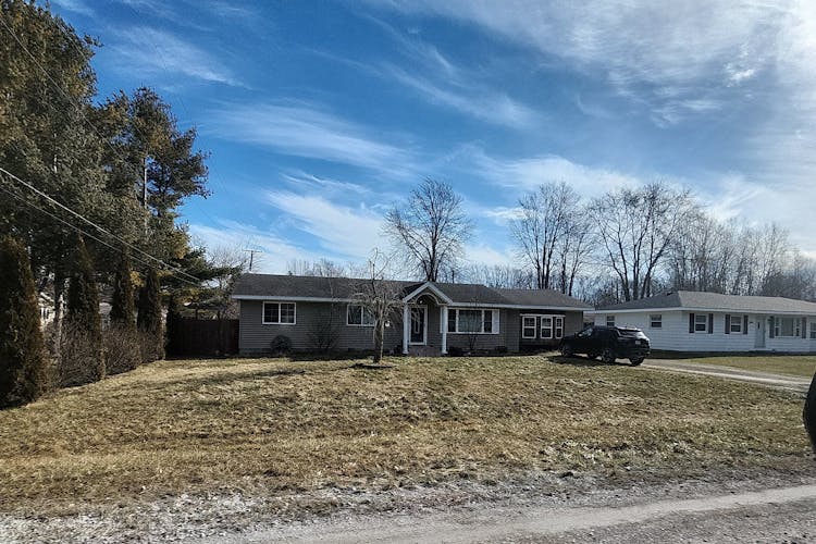 5986 W Montevista Dr Fort Gratiot, MI 48059, St. Clair County