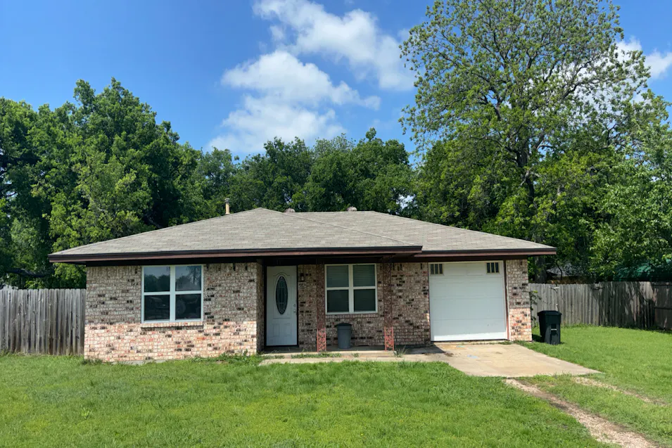301 Gene Autry Dr Tioga, TX 76271, Grayson County