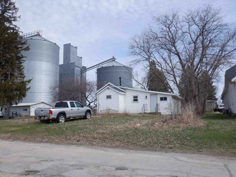 201 Read Ave Le Roy, MN 55951, Mower County