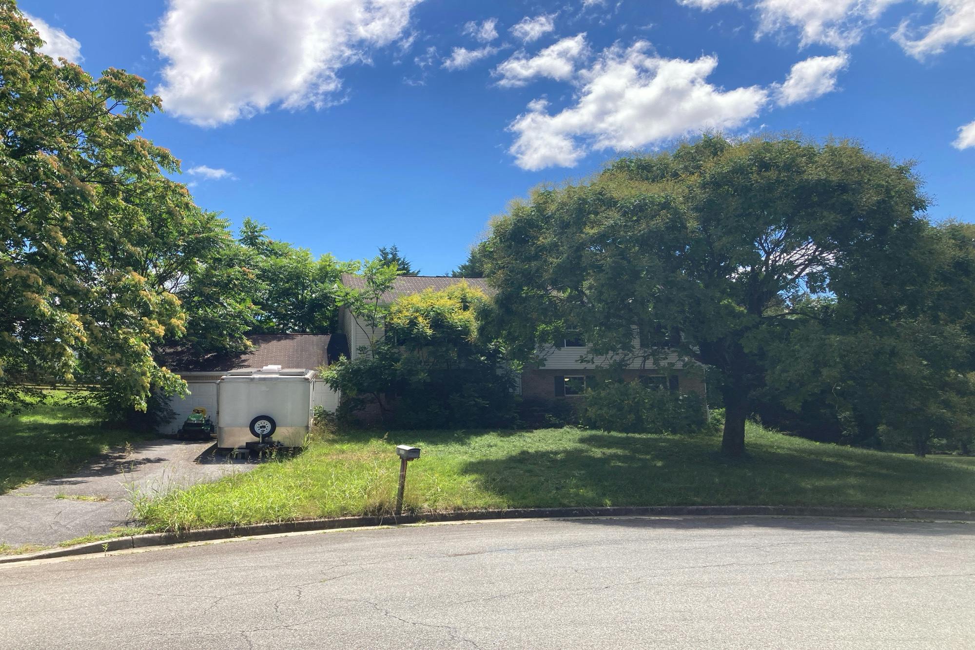 Springdale Dr, Charles Town, WV 25414