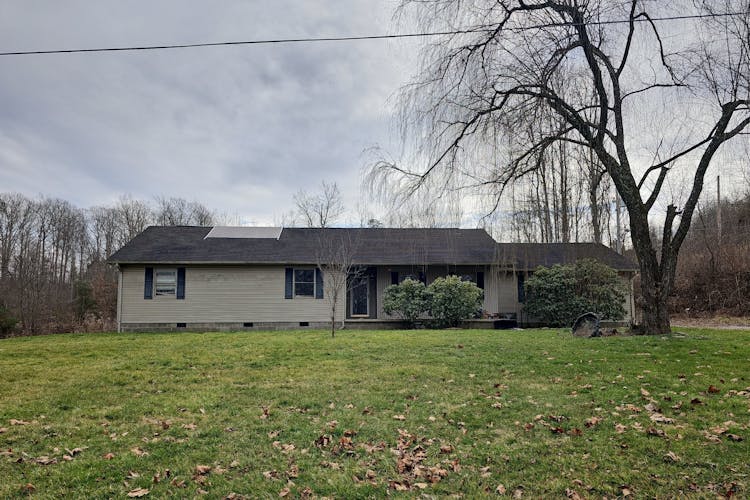1025 E Highway 1376 East Bernstadt, KY 40729, Laurel County