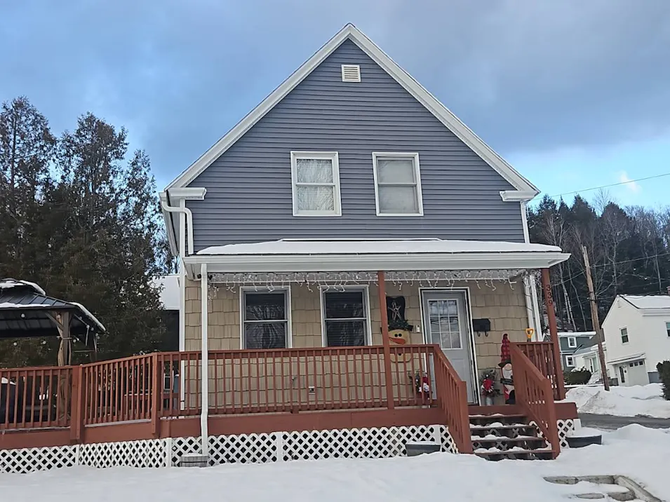 339 Norway St Berlin, NH 03570, Coos County