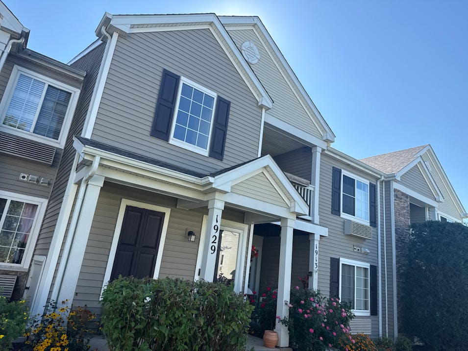 1929 Silverstone Dr Carpentersville, IL 60110, Kane County