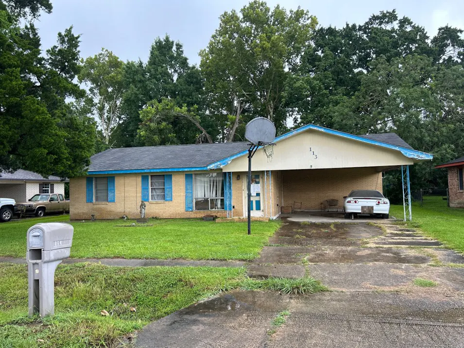113 E Glenhill Blvd Lafayette, LA 70501, Lafayette County