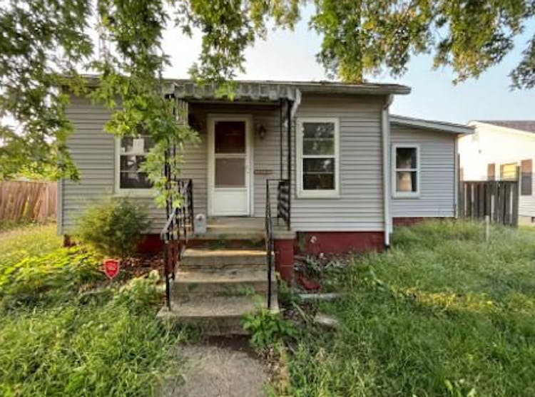 415 Fifth Street Lincoln, IL 62656, Logan County