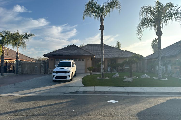 7021 Via Del Mar Bakersfield, CA 93307, Kern County