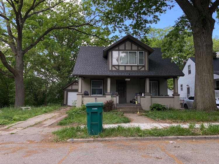 1234 Dakin St Lansing, MI 48912, Ingham County