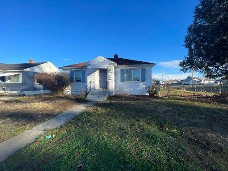 2704 N Crestline St Spokane, WA 99207, Spokane County