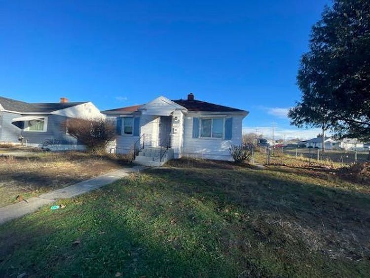 2704 N Crestline St Spokane, WA 99207, Spokane County