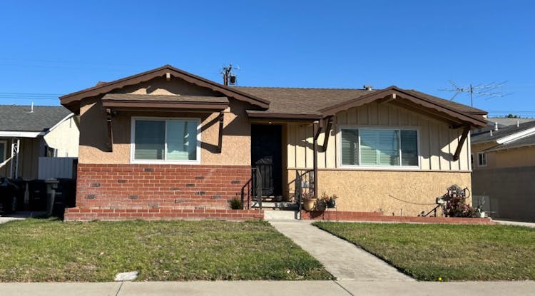 17922 Thornlake Ave Artesia, CA 90701, Los Angeles County