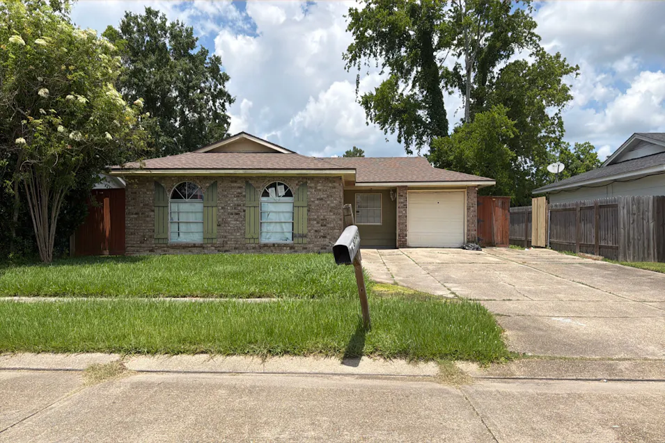8799 Houma Dr La Place, LA 70068, St John the Baptist County