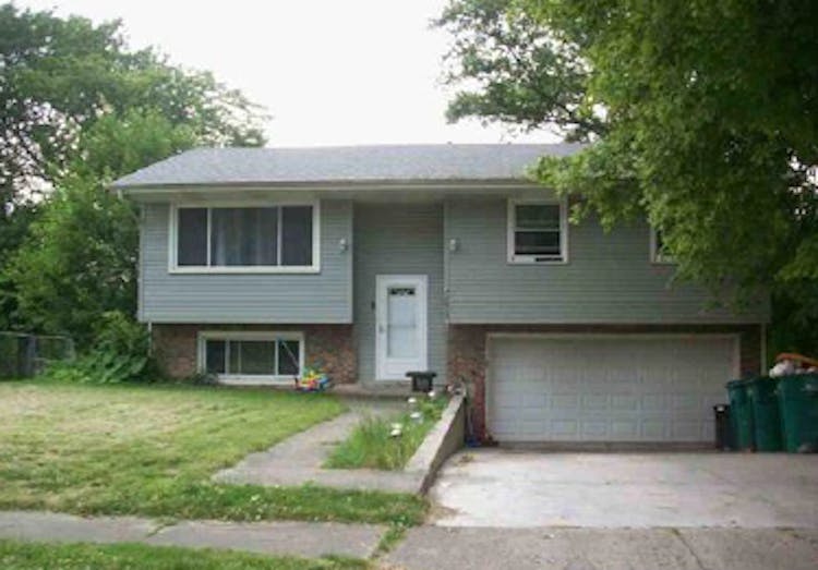 7415 Noble St Merrillville, IN 46410, Lake County