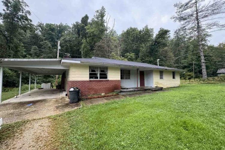 800 Huffs Run Grayson, KY 41143, Carter County