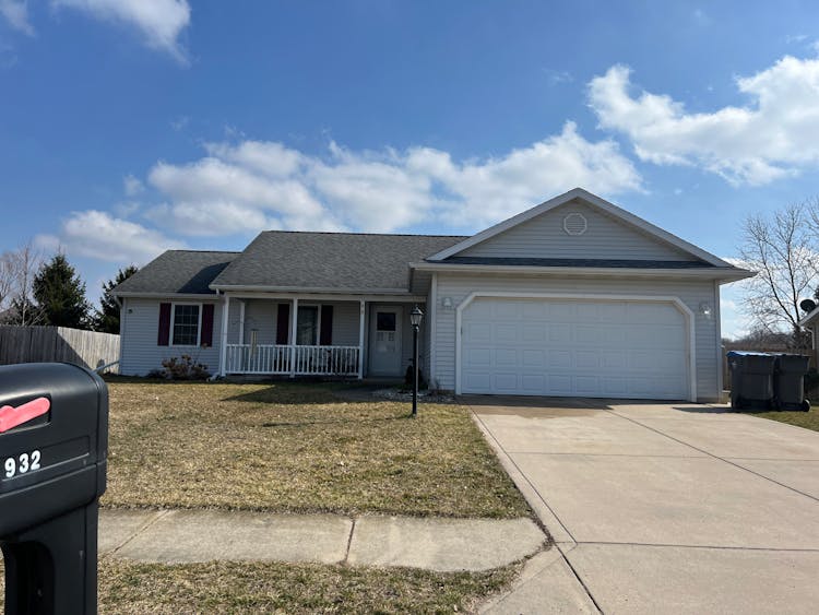 932 Eagle Dr Goshen, IN 46526-2503, Elkhart County