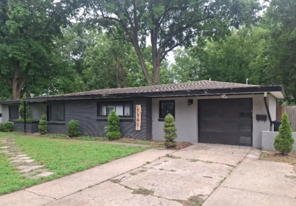 7642 Hemlock St Overland Park, KS 66204, Johnson County