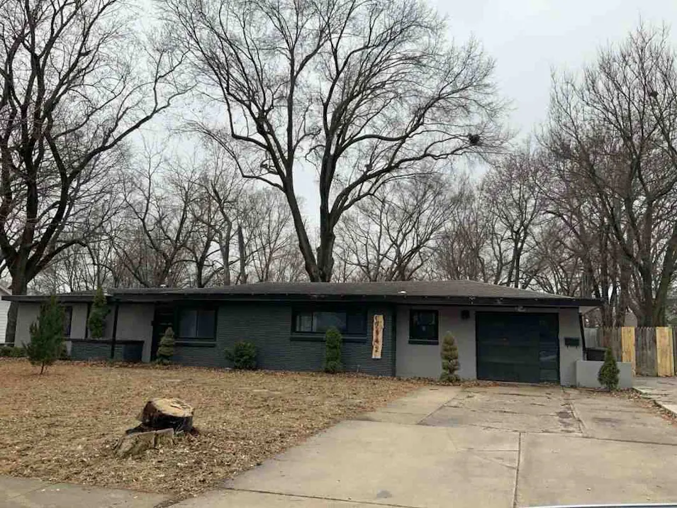 7642 Hemlock St Overland Park, KS 66204, Johnson County