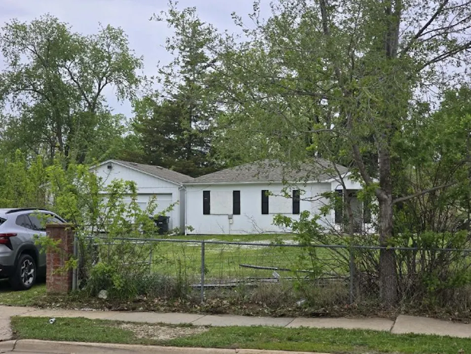 2708 W 49th St Davenport, IA 52806, Scott County