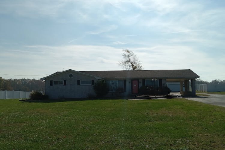 9731 State Route 121 N Farmington, KY 42040, Calloway County