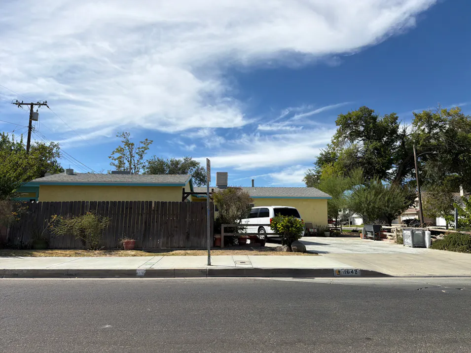1642 W Avenue H8 Lancaster, CA 93534, Los Angeles County
