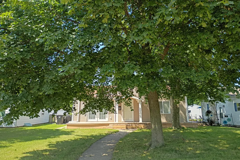 1409 Mishawaka Ave South Bend, IN 46615, St Joseph County