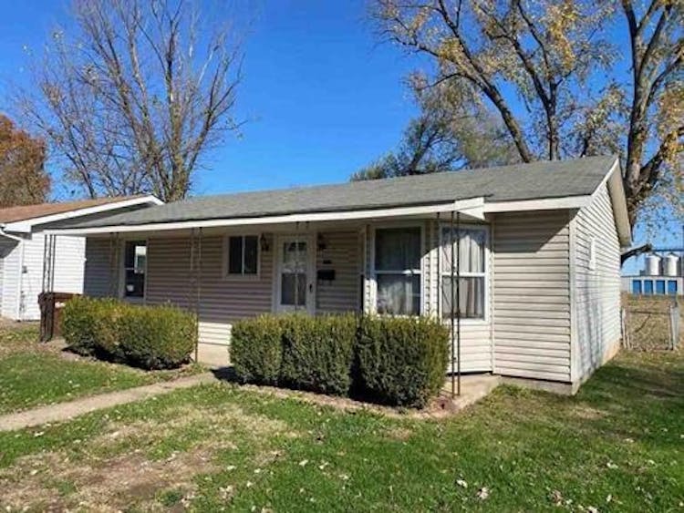 502 N 2nd St Elsberry, MO 63343, Lincoln County