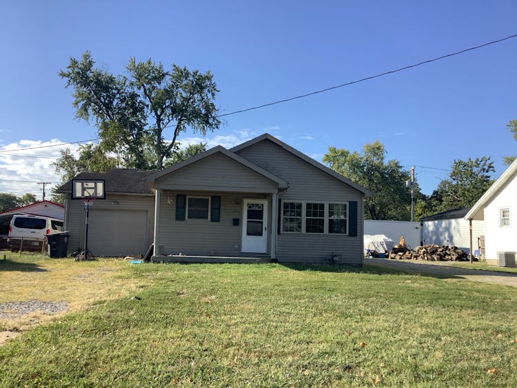 2335 Pollack Avenue Evansville, IN 47714, Vanderburgh County