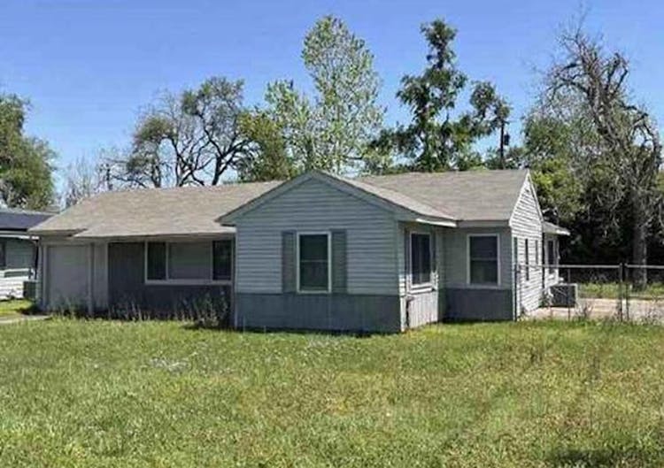 613 Farrer St Angleton, TX 77515, Brazoria County