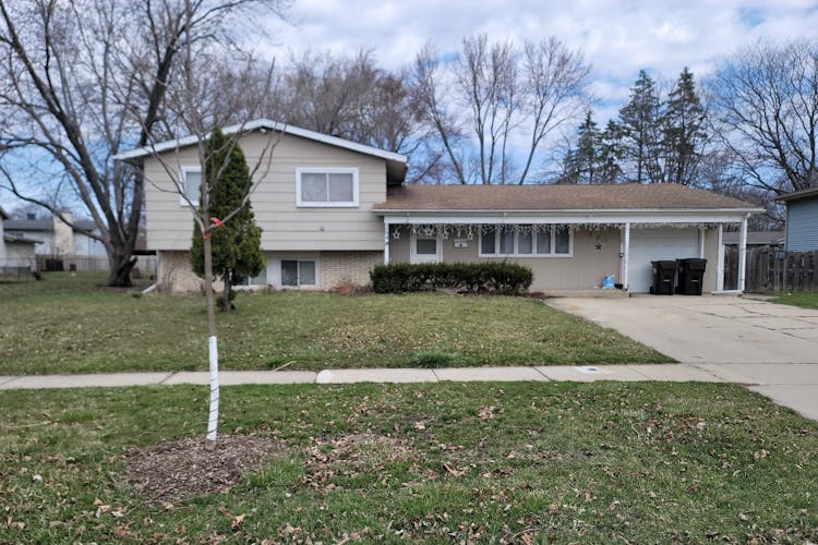 284 Berkshire Drive Crystal Lake, IL 60014, McHenry County