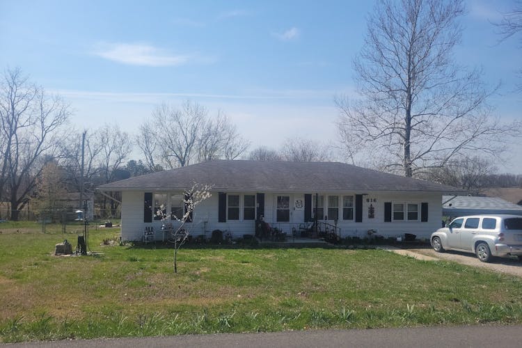 816 Dwight St Lebanon, MO 65536, Laclede County