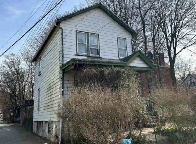 904 Coal St Pittsburgh, PA 15221, Allegheny County