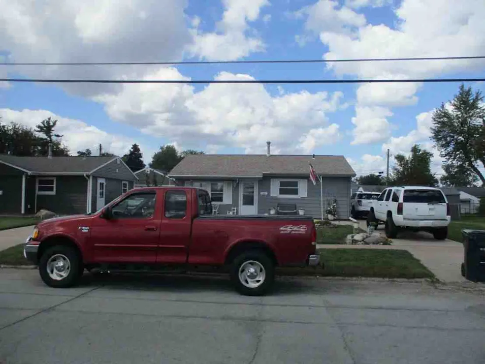 1202 15th St SW Cedar Rapids, IA 52404, Linn County