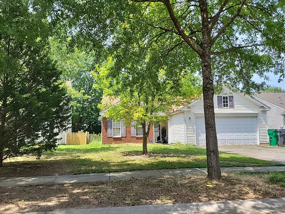 12913 Planters Row Dr Charlotte, NC 28278, Mecklenburg County