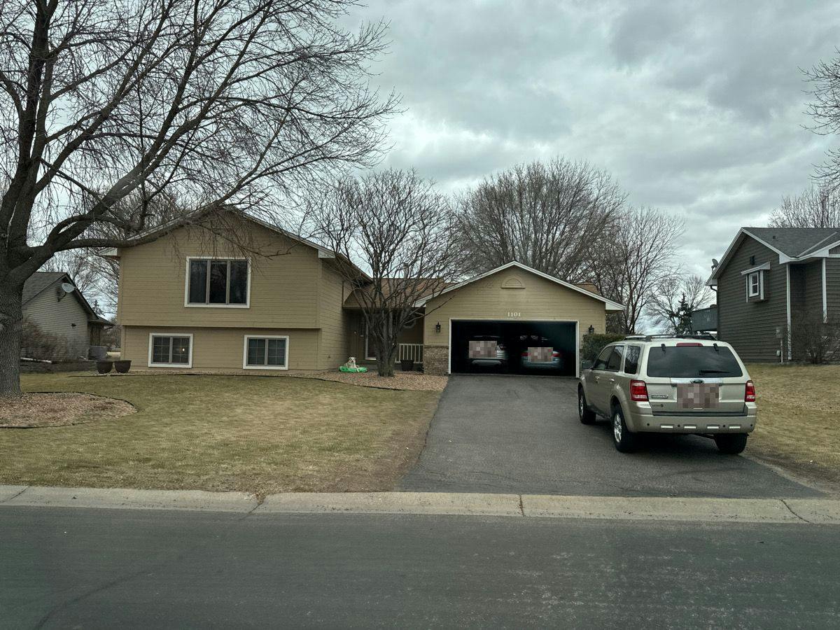 Lake Susan Dr, Chanhassen, MN 55317
