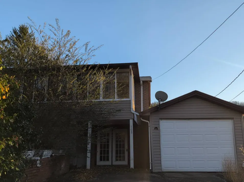 105 Park Hi Loyall, KY 40854, Harlan County